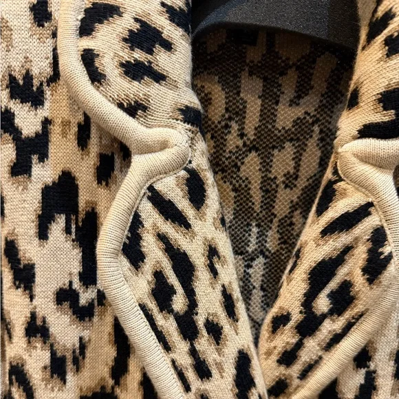 J.Crew midweight sweater jacket in leopard print. - Picture 3 of 4